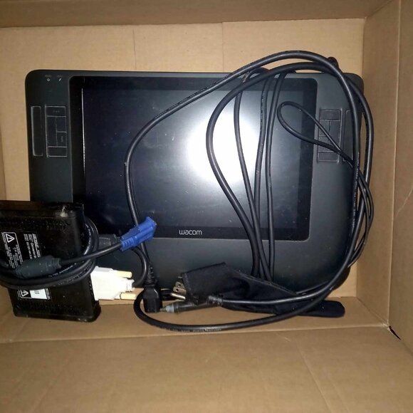 Wacom Monitor Pen & Graphics Tablet - Black - Plug and Adapter - Picture 1 of 2
